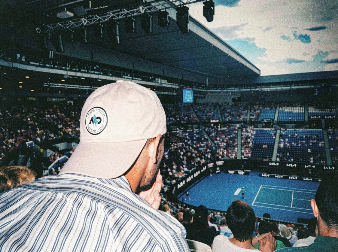 Match de tennis vu depuis les tribunes